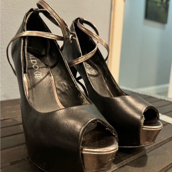 ALDO Heels with straps - Picture 9 of 9